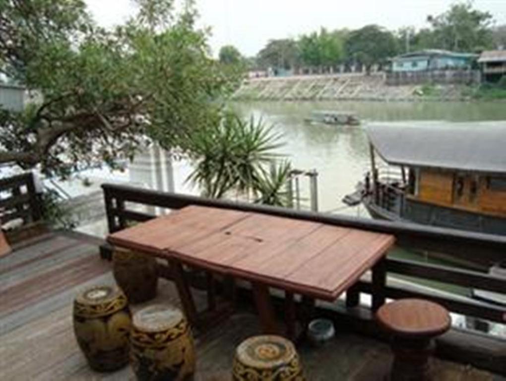 Ayothaya Riverside House Аюттхая Екстер'єр фото